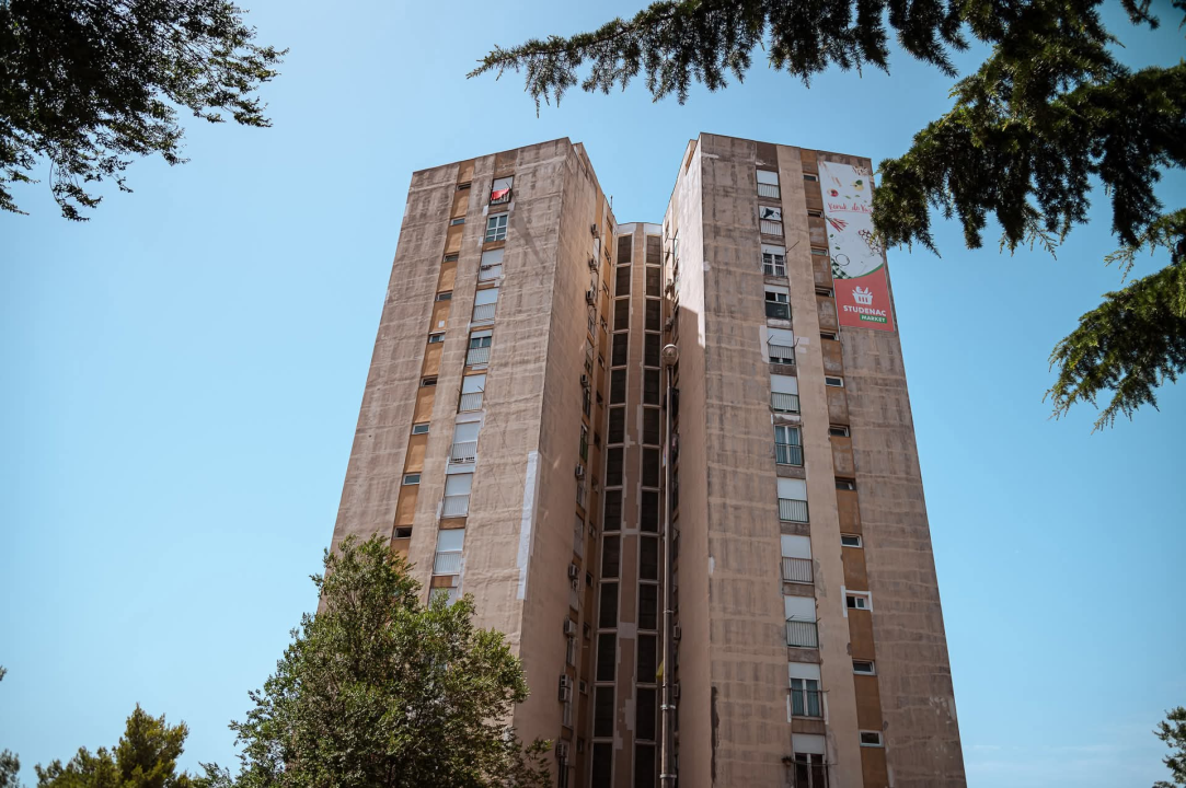 Baldekin 2 i 3: Simbol šibenskog duha, spoj sporta, obrazovanja i sjećanja