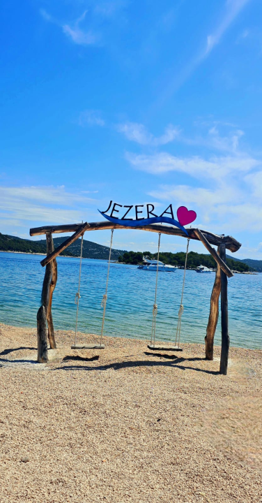 FOTO Jezera spremna za spektakl: Ne propustite Ribarsku feštu uz Crvenu jabuku i dalmatinske okuse!