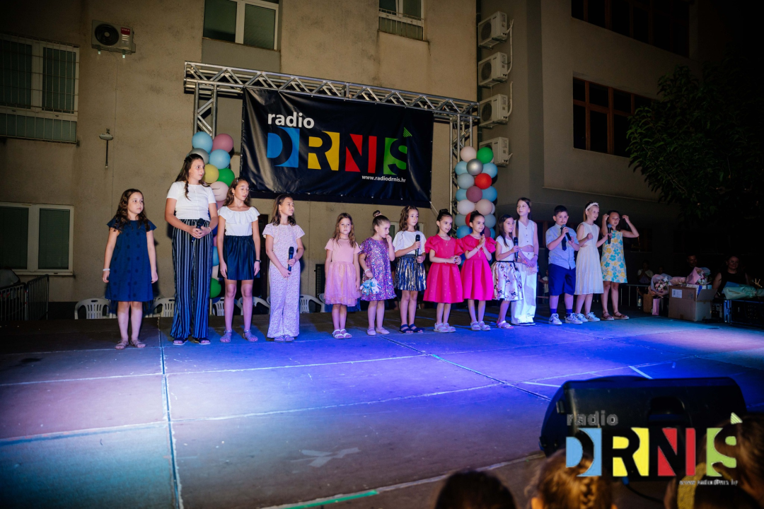 U Drnišu održan 5. Minifest, dječje pjevačko natjecanje