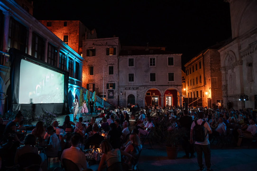 Zvijezde i crveni tepih u Šibeniku: Počeo Croatian International Film Festival