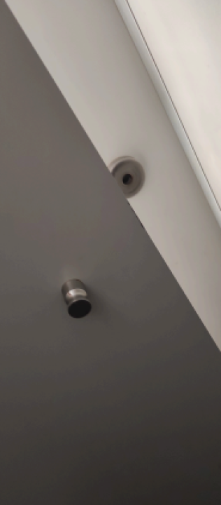 FOTO Fekalije po zidu, zaštopani zahodi, tamponi u okvirima, razbacano smeće – s tim se na Rezalištu svakodnevno bore djelatnici Zelenog grada