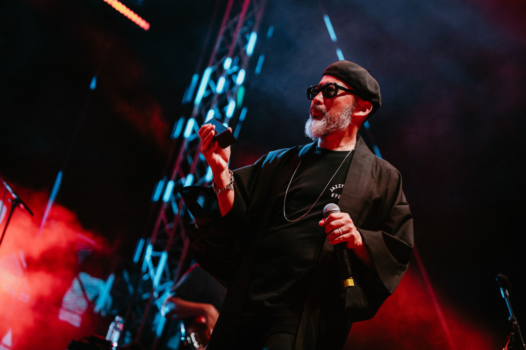 Kyoto Jazz Massive u proširenom sastavu oduševio publiku na tvrđavi sv. Mihovila  