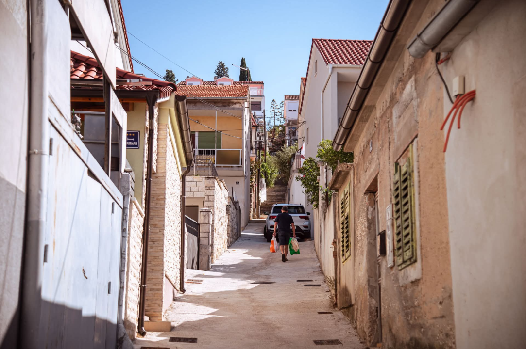 Križ - Od nekadašnjeg pustog brda do obiteljske četvrti