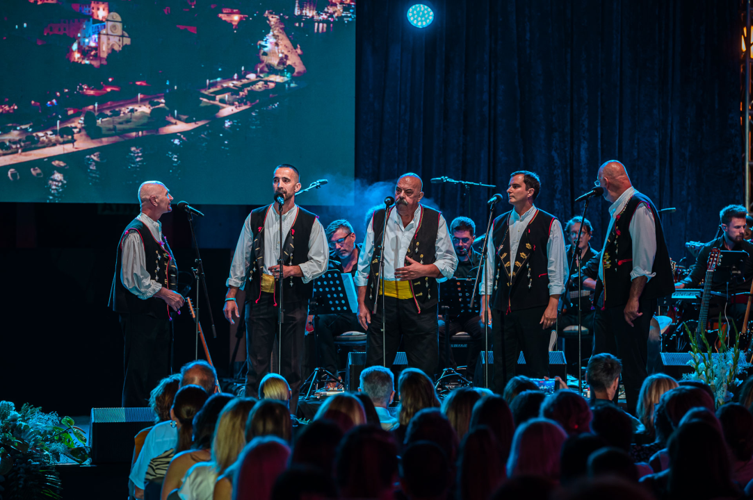 FOTO Đani Stipaničev i klapa Preženca trijumfirali na 28. Dalmatinskoj šansoni
