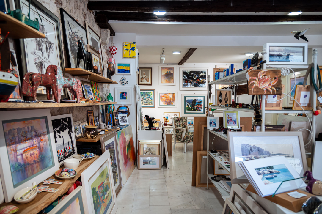 FOTO Rujan u Galeriji Juraj Dalmatinac donosi popuste, unikatne dekorativne komade i nove modne kolekcije!