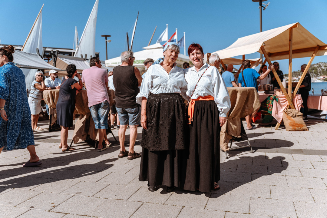 Autentični dalmatinski doživljaj: Taste like Marenda u Murteru okupila brojne mještane i goste 