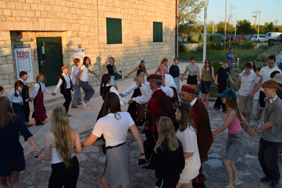 Četrdeset mladih čuvara prirode predano je istraživalo vrijednosti NP 'Krka'