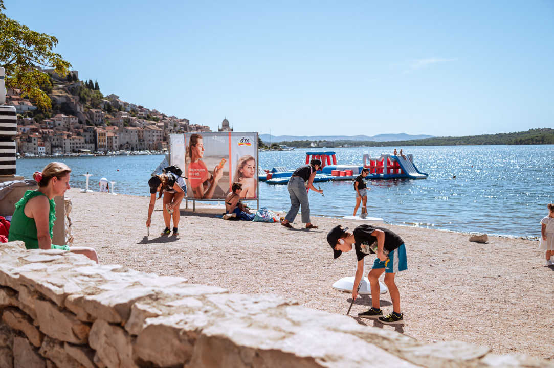 FOTO Šibenik danas pokazao svoje zeleno srce: Održana akcija EU Beach Cleanup 2025.