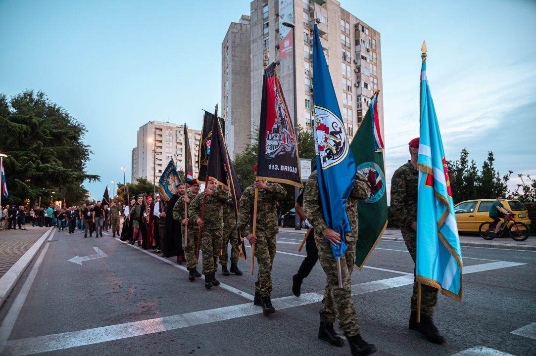 Polaganjem vijenaca, komemoracijom, mimohodom i bakljadom obilježen 34. spomendan Rujanskog rata