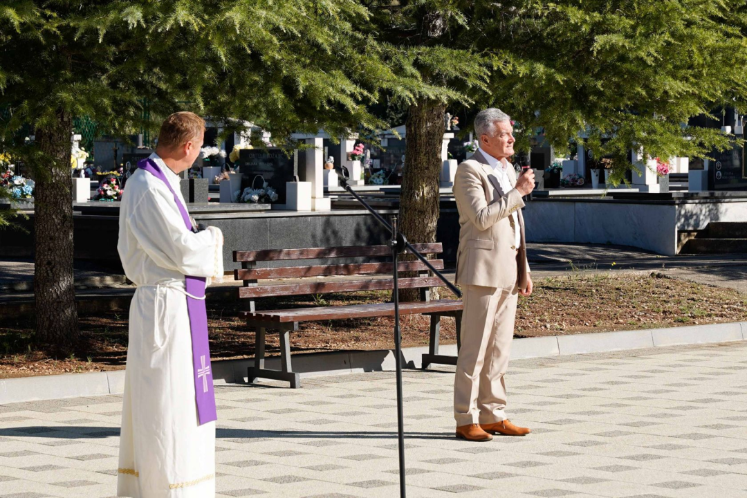 Povodom Dana Grada i blagdana sv. Mihovila na Kvanju položeni vijenci 