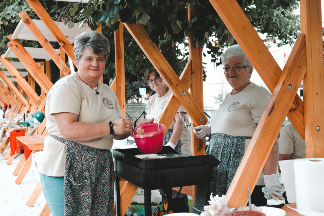 U Kninu održan prvi Festival starih zanata i Festival diplara