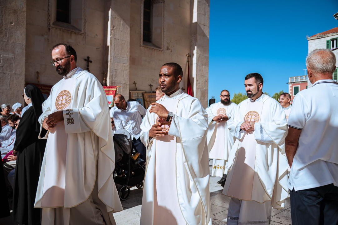 FOTO Održana svečana procesija i sveta misa u povodu blagdana sv. Mihovila