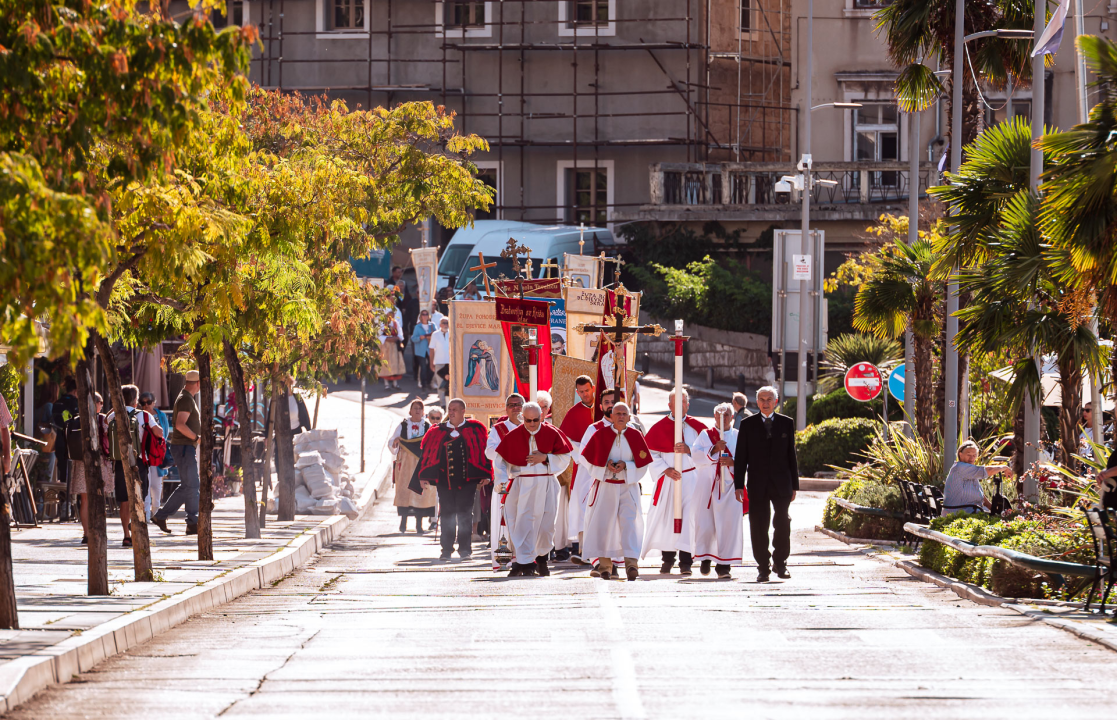 FOTO Održana svečana procesija i sveta misa u povodu blagdana sv. Mihovila