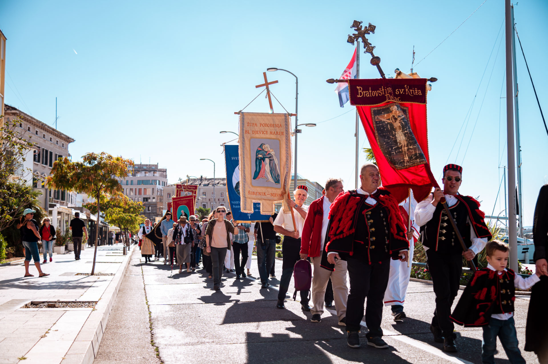 FOTO Održana svečana procesija i sveta misa u povodu blagdana sv. Mihovila