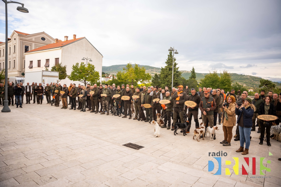 U Drnišu otvoreno Državno prvenstvo u radu lovnih pasa
