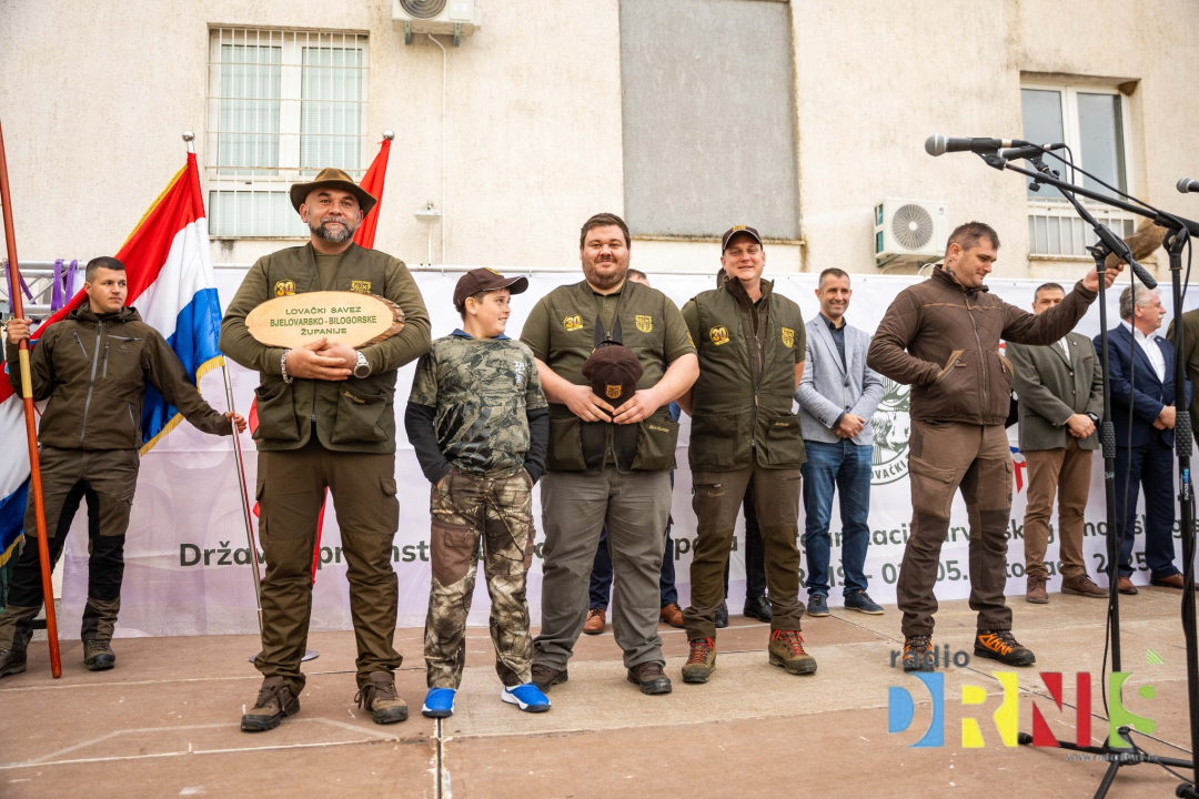 U Drnišu otvoreno Državno prvenstvo u radu lovnih pasa