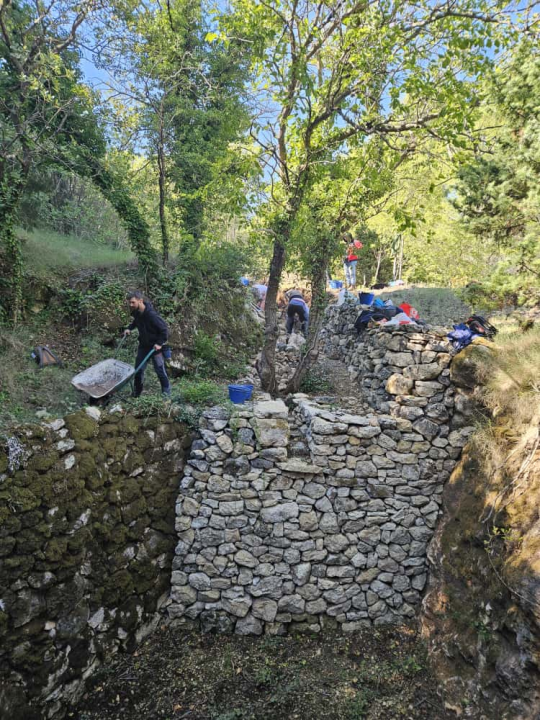 Lokva Gnjilovača na Zlarinu dobila novu nadu zahvaljujući vrijednim rukama volontera