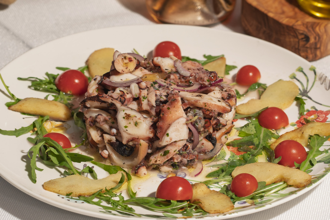 FOTO Petkom se u Konobi Oli uživa u dalmatinskoj spizi, pjesmi i odličnoj atmosferi!