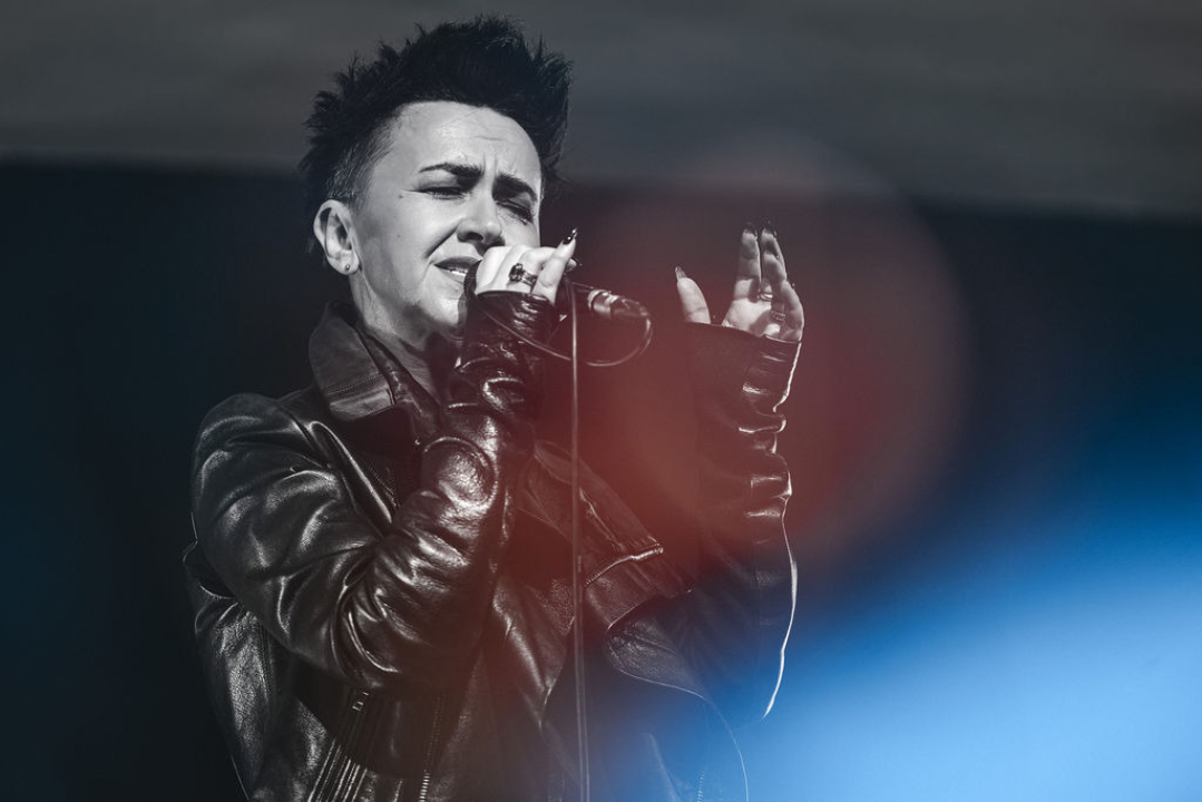 Amira Medunjanin otvorila novu sezonu u Kući umjetnosti Arsen, publika ju nagradila dugotrajnim pljeskom