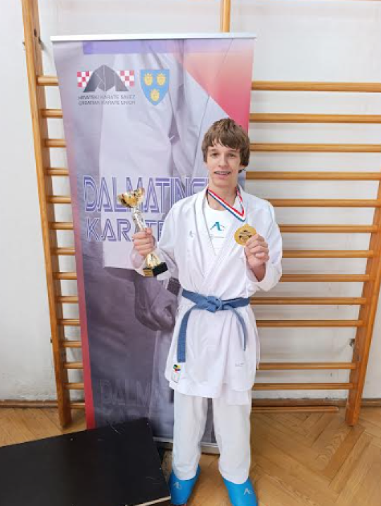 FOTO Karateke Šibenika 1066 u Kaštelima potvrdile odličnu formu uoči državnog prvenstva