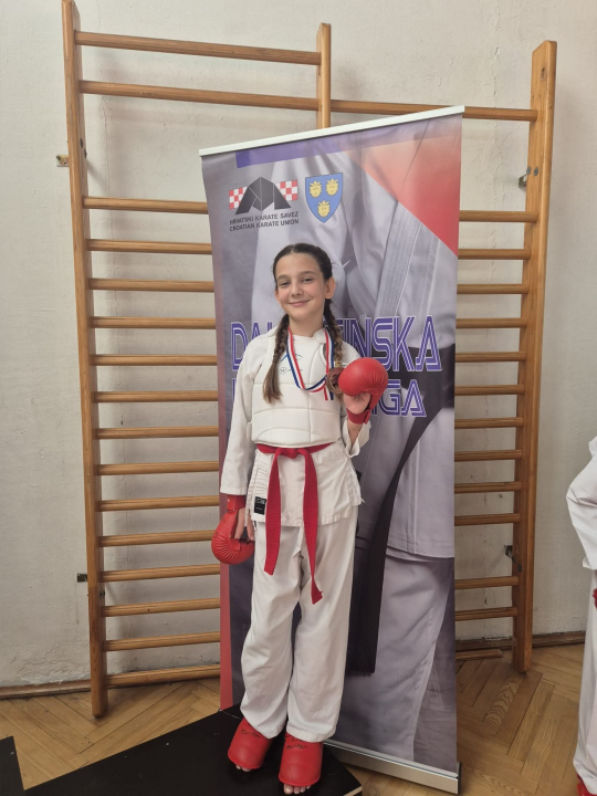 FOTO Vikend pun borbi za Karate klub Phoenix: Sudjelovao na dva turnira, vratio se sa 19 medalja