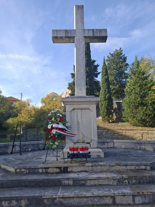 Izaslanstvo Grada Drniša odalo počast žrtvama Domovinskog rata