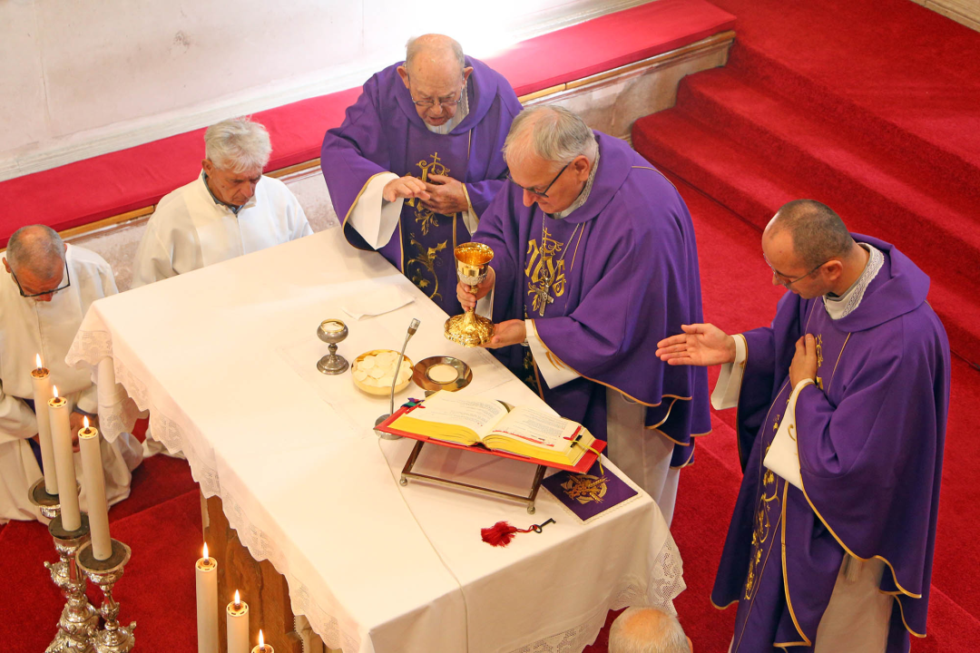 Održana misa za sve preminule svećenike i redovnike Šibenske biskupije