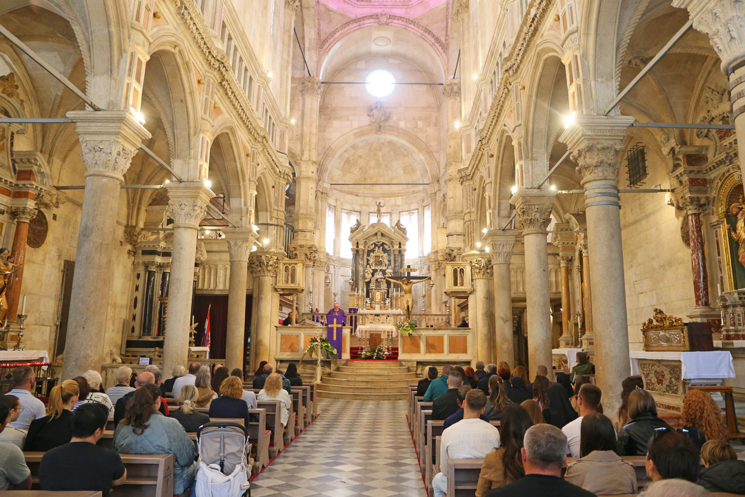 Održana misa za sve preminule svećenike i redovnike Šibenske biskupije