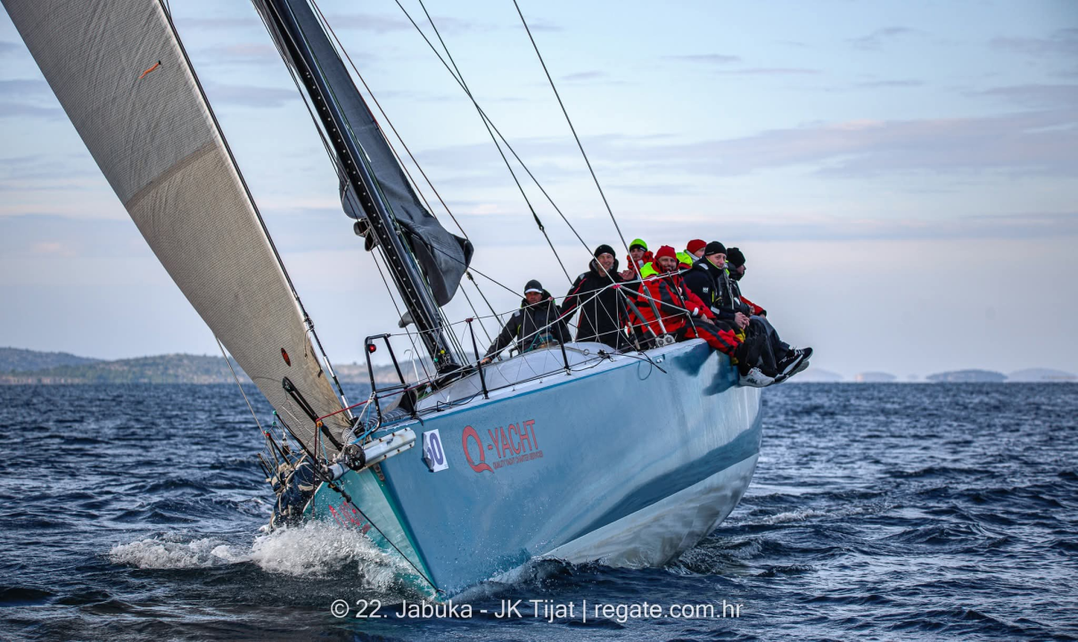 Jedriličarski spektakl u Vodicama: Zlatni olimpijac Fantela i Scorpio pokorili 22. Jabuku