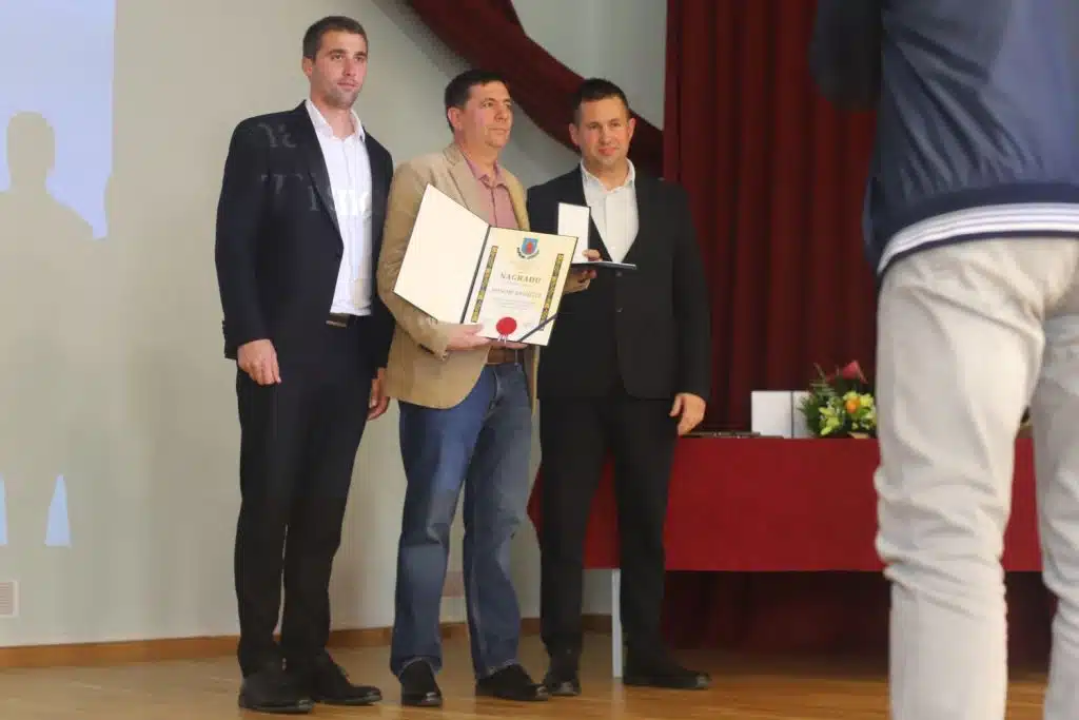 Dodjelom nagrada zaslužnim mještanima obilježen Dan Općine Tisno