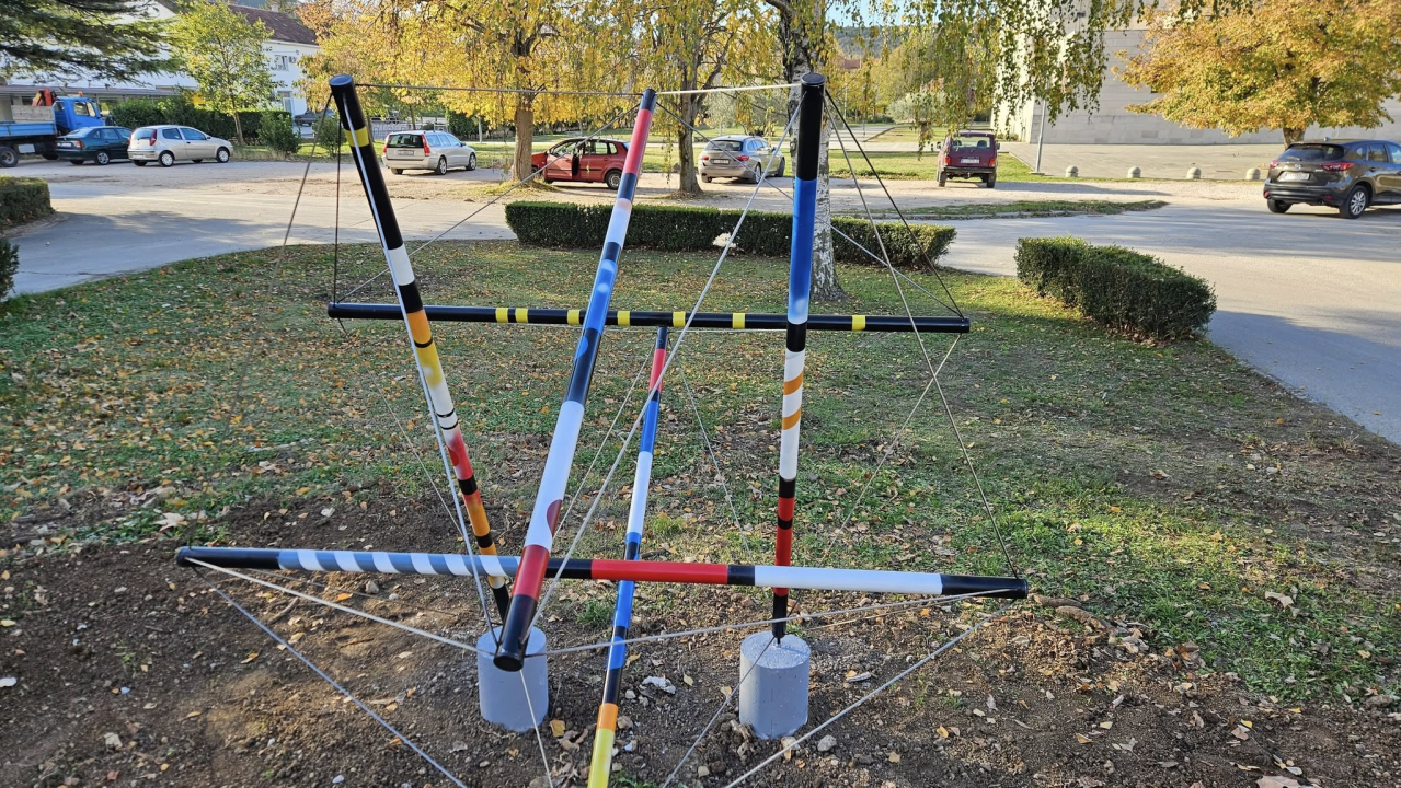 Knin dobio prvu umjetničku instalaciju, djelo umjetnika Milana Zoričića