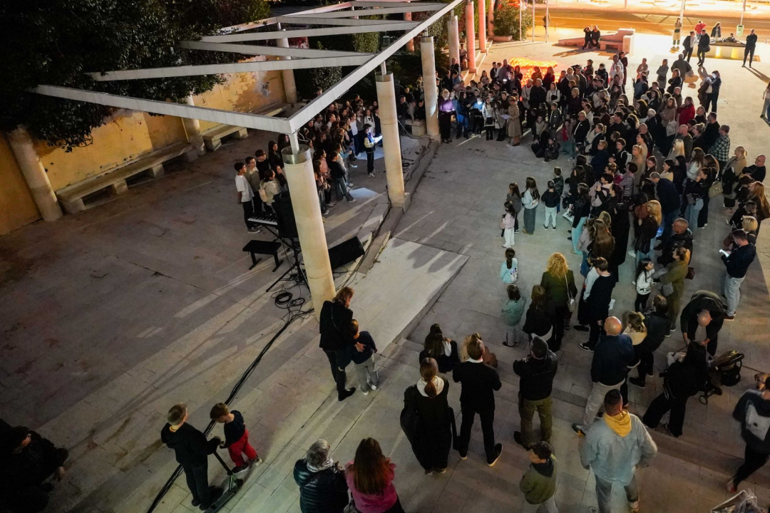 Šibenčani upalili svijeće za žrtve Domovinskog rata uz prigodni program 'I u mom gradu Vukovar svijetli'