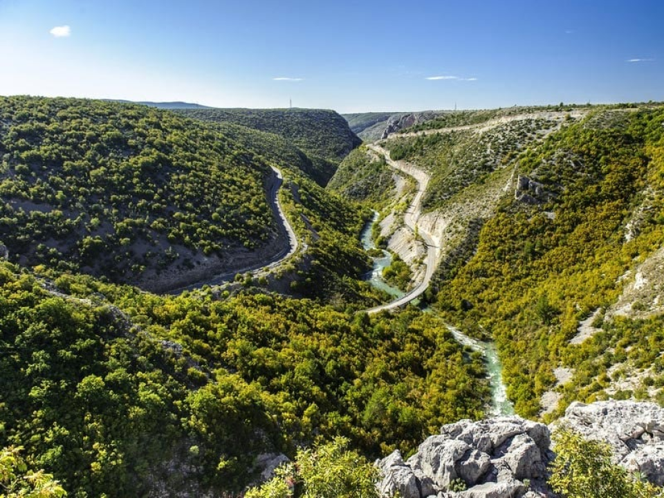 Skriveni dragulj dalmatinskog krša: Kanjon Čikole postaje hit među avanturistima