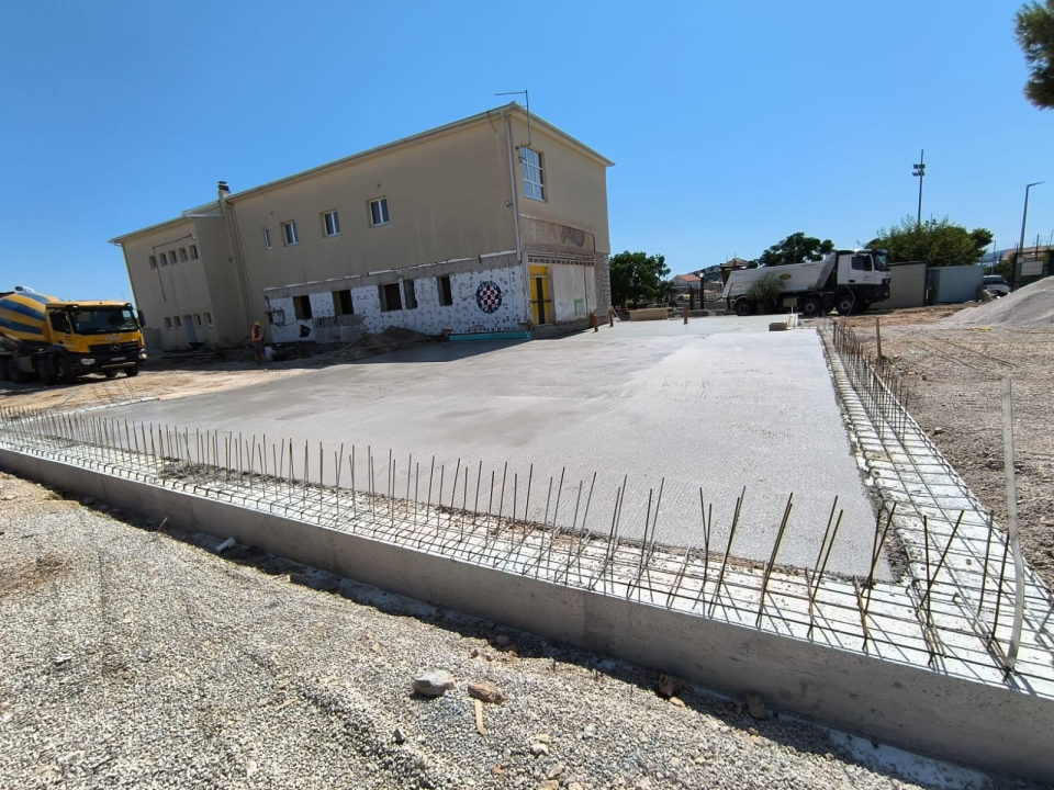 Radovi na tribunjskoj školi