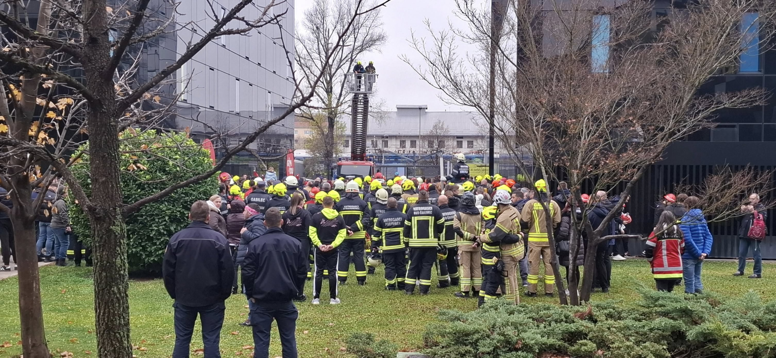 Vatrogasci iz Pirovca, Brodarice i Dubravica sudjelovali na humanitarnoj utrci