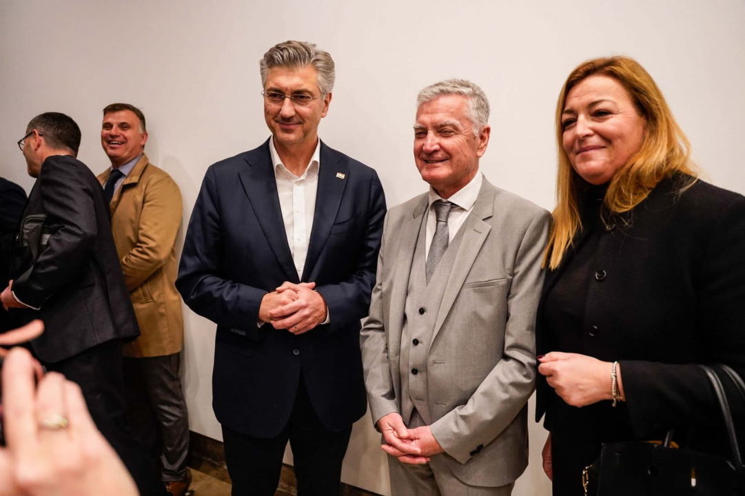 Andrej Plenković iznenada stigao u Šibenik na božićno-novogodišnji prijam Burića i Rakića
