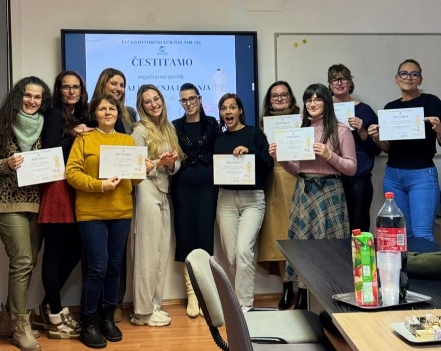 FOTO Uspješno završen tečaj krojenja i šivanja u POU Šibenik, a prijave za novi ciklus već su otvorene