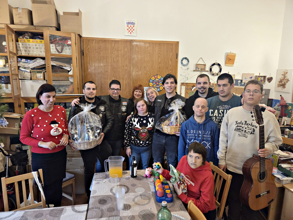 Moto klub posjetio Kamenčiće