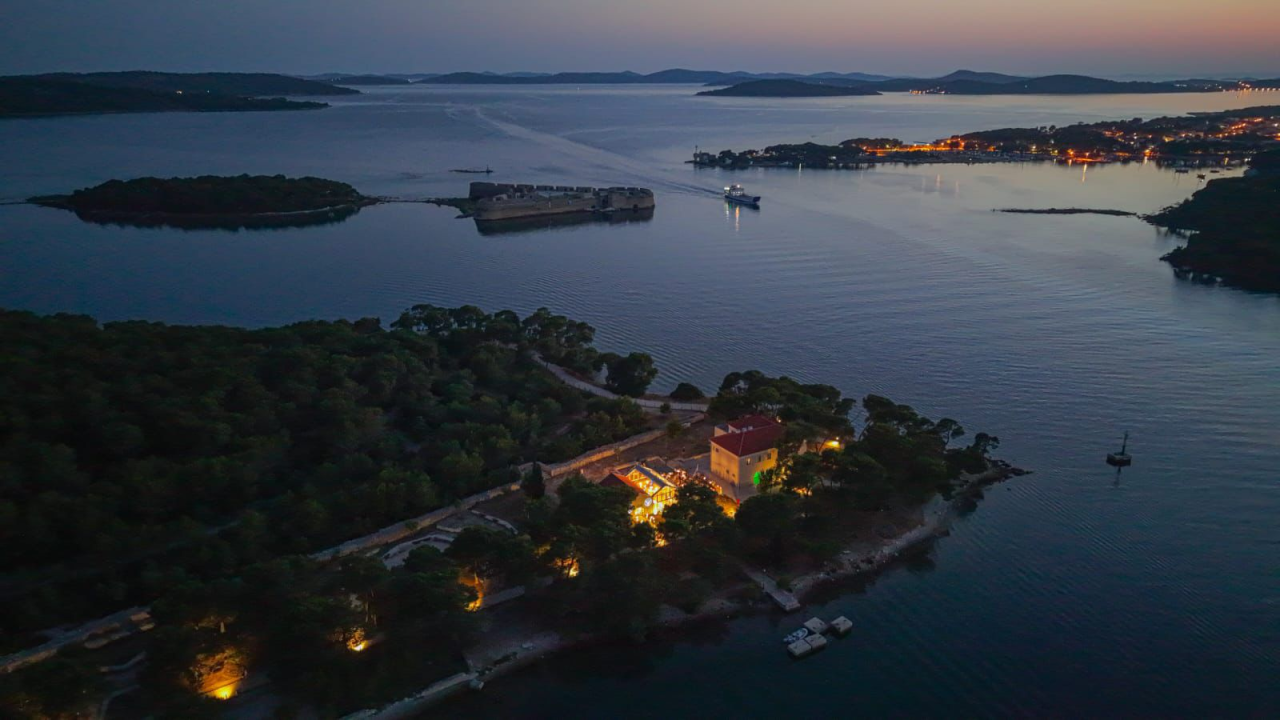 FOTO Dočekajte 2026. u Naturi uz vrhunske zalogaje, pjenušac i hitove koji vas neće pustiti s plesnog podija!