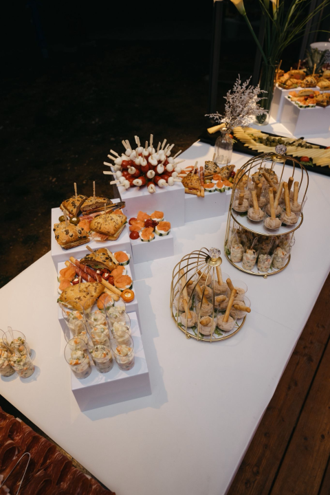 FOTO Dočekajte 2026. u Naturi uz vrhunske zalogaje, pjenušac i hitove koji vas neće pustiti s plesnog podija!