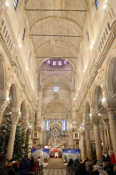 Blagdan Sveta tri kralja svečano proslavljen u katedrali sv. Jakova