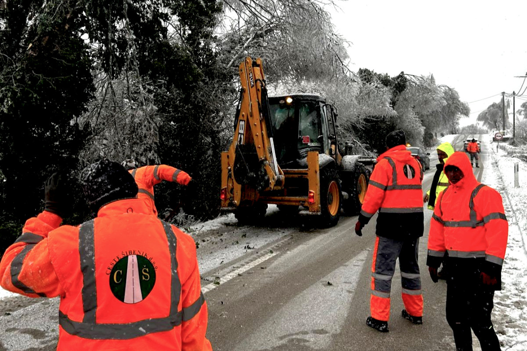 Župan Rakić i direktor Cesta Šibenik obišli kninsko područje pogođeno nevremenom