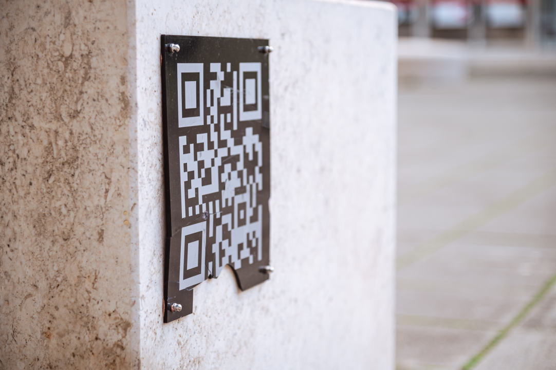 Uništena posveta velikanu šibenskog sporta: Što se događa s Trgom Dražena Petrovića?