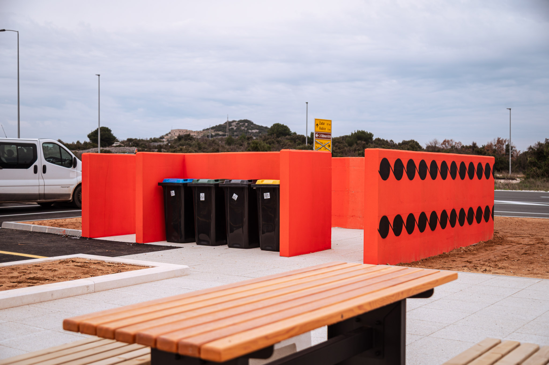 Umjesto navijačkih boja zid na odmorištu Šibenskog mosta 'upao' u tradiciju