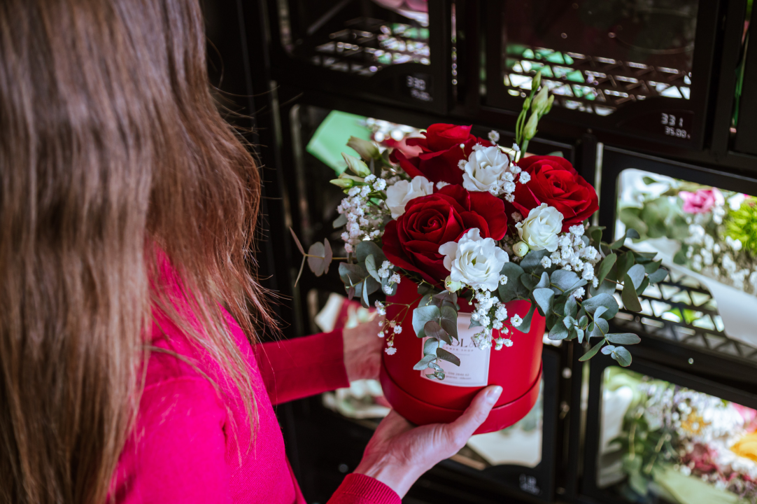 FOTO Šibenik dobio cvjetomat: Buketi iz cvjećarnice Viola dostupni 24 sata dnevno!