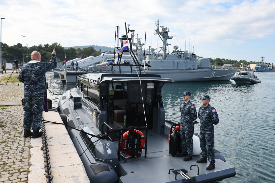 'Šibenski Modrulji' u Splitu predani Obalnoj straži RH 