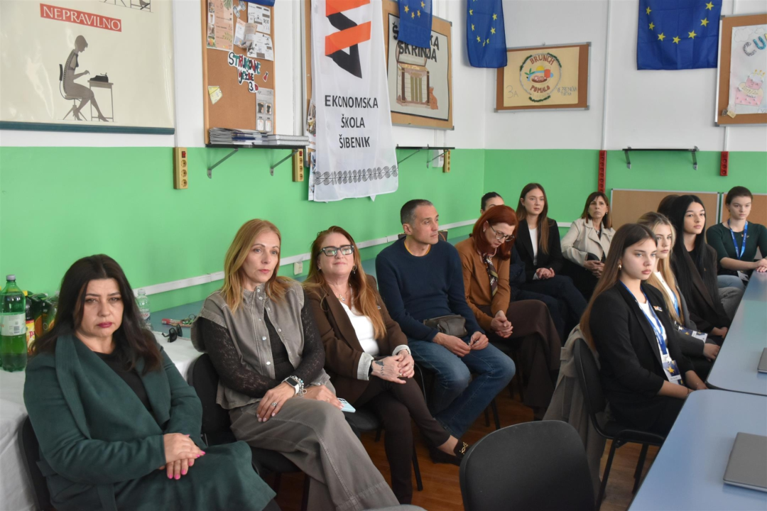 Župan Rakić posjetio Ekonomsku školu: 'Neka vam ovakvi projekti budu motiv za daljnji razvoj i napredak'