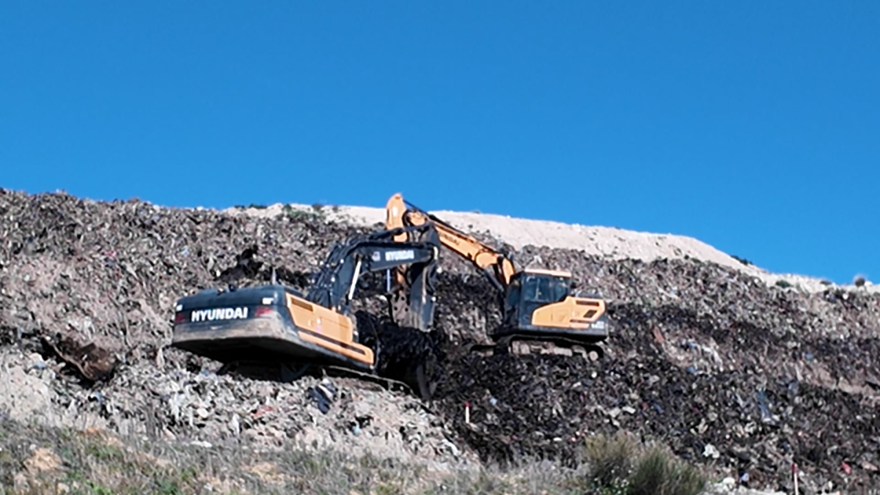 Krenuli radovi na sanaciji odlagališne plohe na Bikarcu: Koristit će se materijal s TEF-a i Poljane