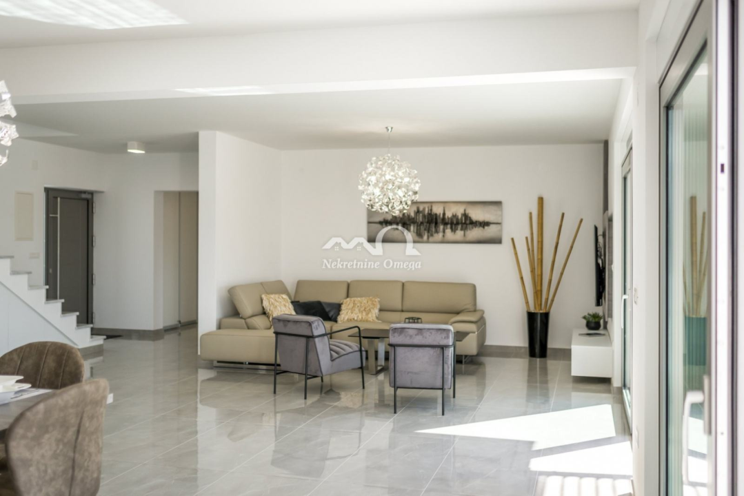 Izbori ekskluzivnih vila s Njuškala u okolici Šibenika