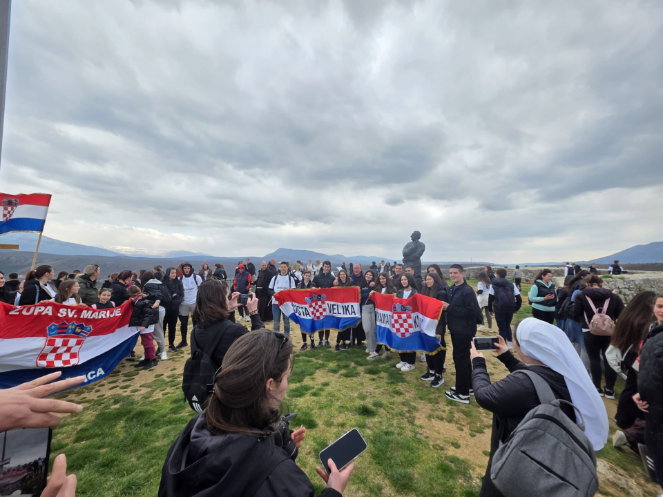 Križni put mladih Šibenske biskupije